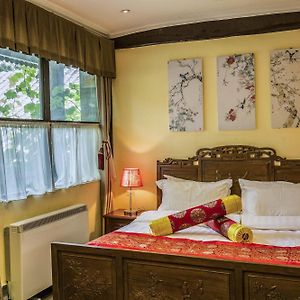 Chinese Style Suite
